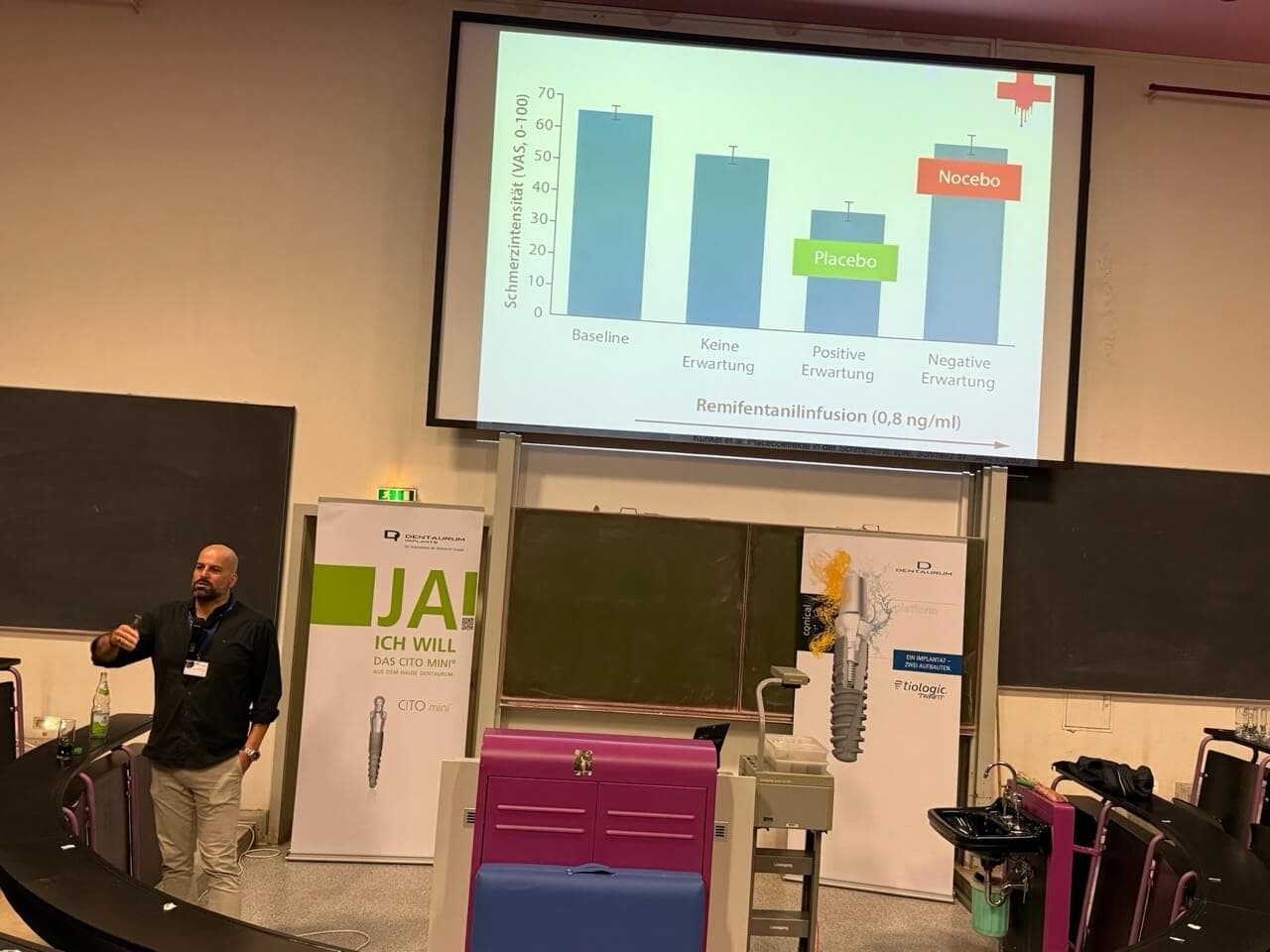 Hausherr Prof. Dr. Dr. Lars Bräuer setze einen letzten Höhepunkt mit „Der belogene Patient - Eminenzen, Evidenzen und medizinische Mythen“ und legte schonungslos verzerrte Studiendesigns, Placebo - und Nocebo- Effekte und viele andere Missinterpretationen scheinbarer medizinischer Wahrheiten bloß. Das Buch gleichen Titels erschien bei Gräfe und Unzer und ist in Buchhandlungen und im Online-Versand erhältlich.