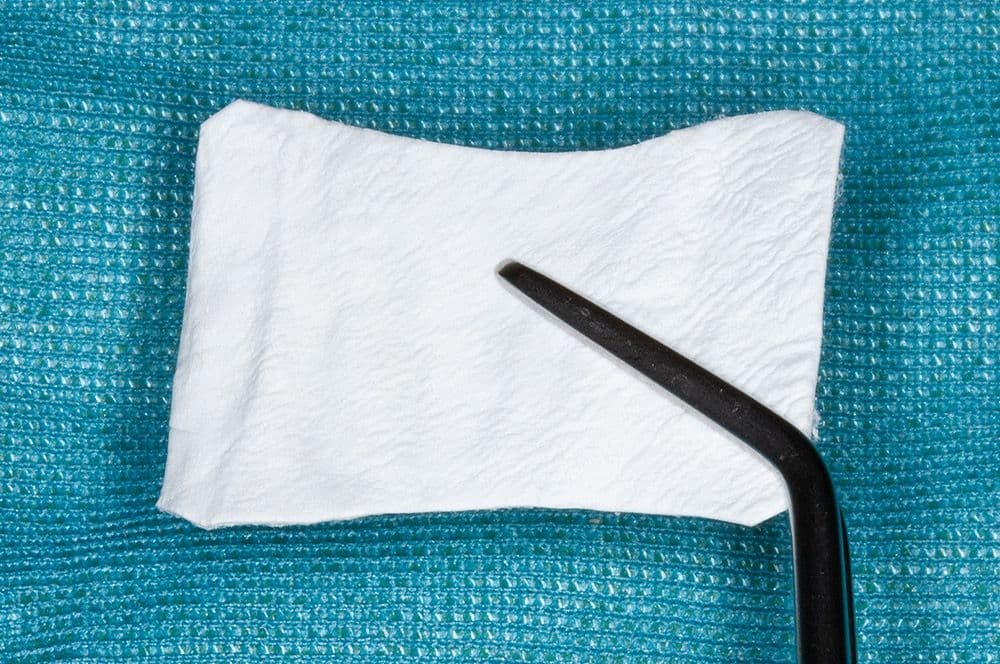 Abdeckung des augmentierten Defekts mit einer resorbierbaren Kollagenmembran,