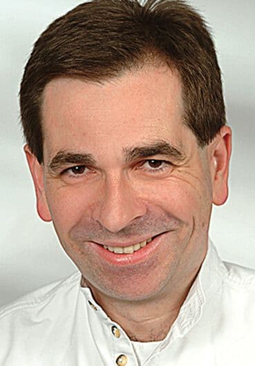 Dr. Thomas Staudt